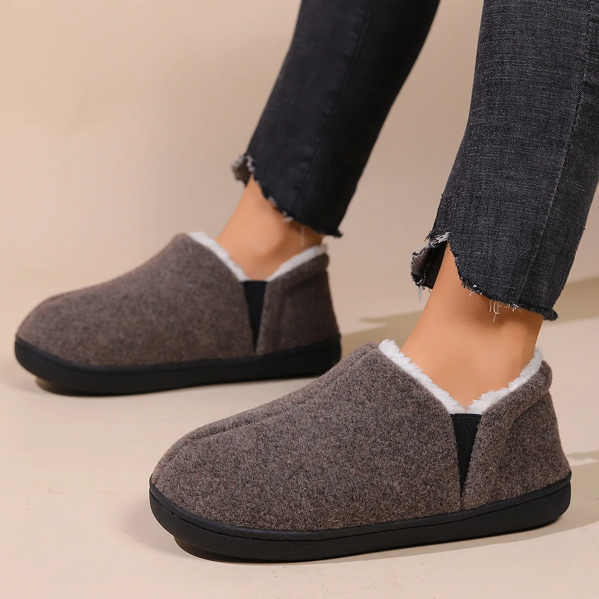 Bebealy Pantofole invernali da uomo Pantofole da uomo antiscivolo da esterno Moda Casual Pantofole soffici calde Scarpe piatte da uomo in peluche per interni 3