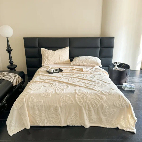 Lussuosa coperta jacquard con farfalla in chiffon, scialle morbido e accogliente in flanella, perfetta per divano o letto - immagine 2