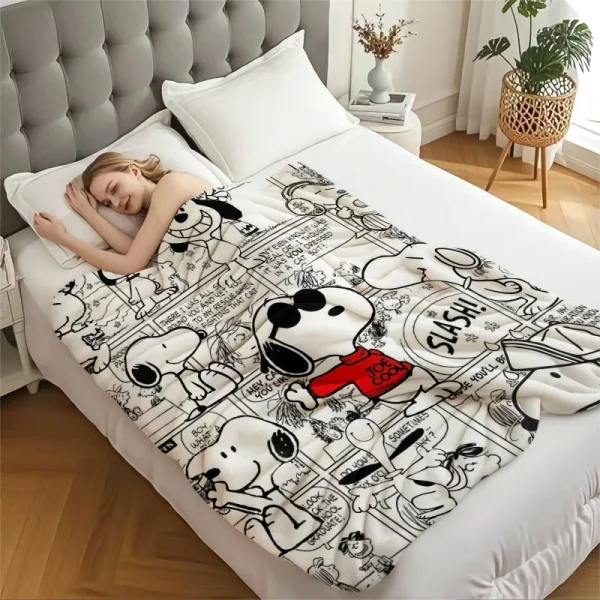 Cartoon Snoopy Dog Pattern Coperta calda e morbida Soffice divano per bambini per adulti Copriletto in peluche Studente Pisolino Coperte per divano letto 4