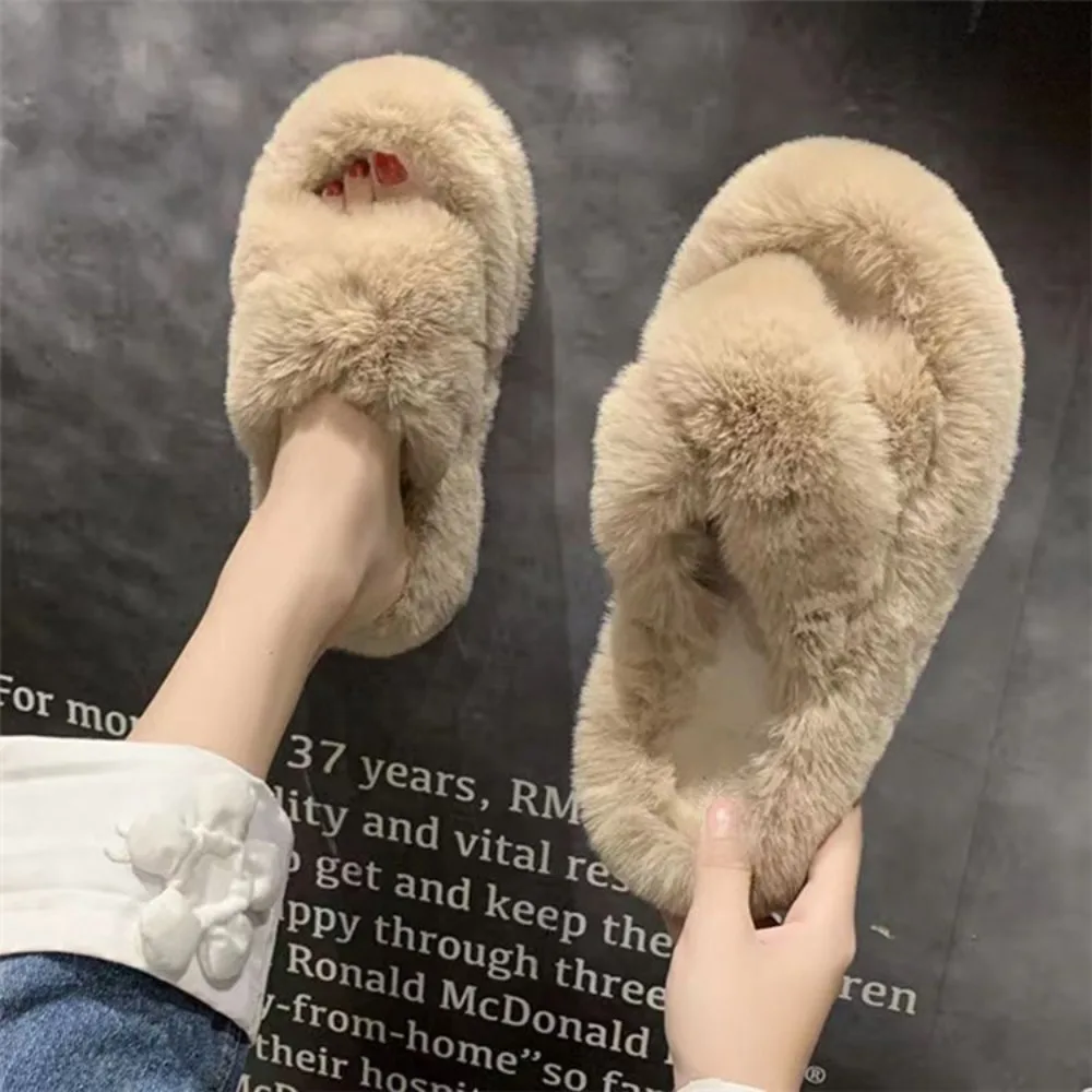 Scivoli morbidi Pantofole per la casa Pantofole antiscivolo piatte spesse in peluche Calzature Scarpe da pavimento Infradito in pelliccia per interni 2