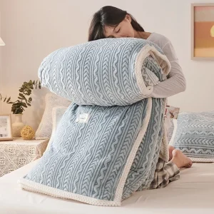 Letto cubico con trapunta intagliata addensata in pile di latte per dormitorio studentesco con piccola coperta calda 1