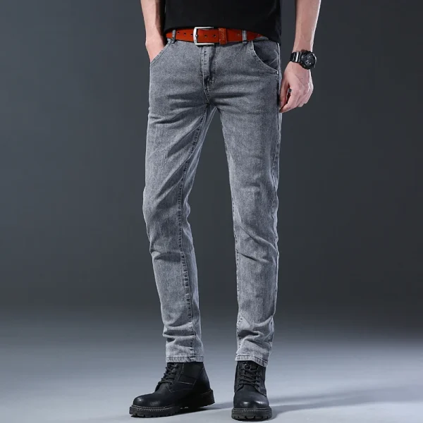 Jeans nuovo stile, vestibilità slim da uomo, comodi pantaloni a vita media grigi elastici a gamba dritta stile coreano, pantaloni casual in denim da uomo 3