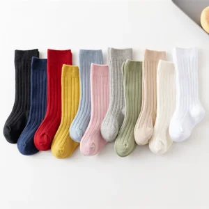 Nuovi calzini per bambini Solid Kids Infant Girls Boys Calzino alto al ginocchio Ragazza per bambini Calzino lungo a righe in cotone solido per bambini 0-5 anni 1