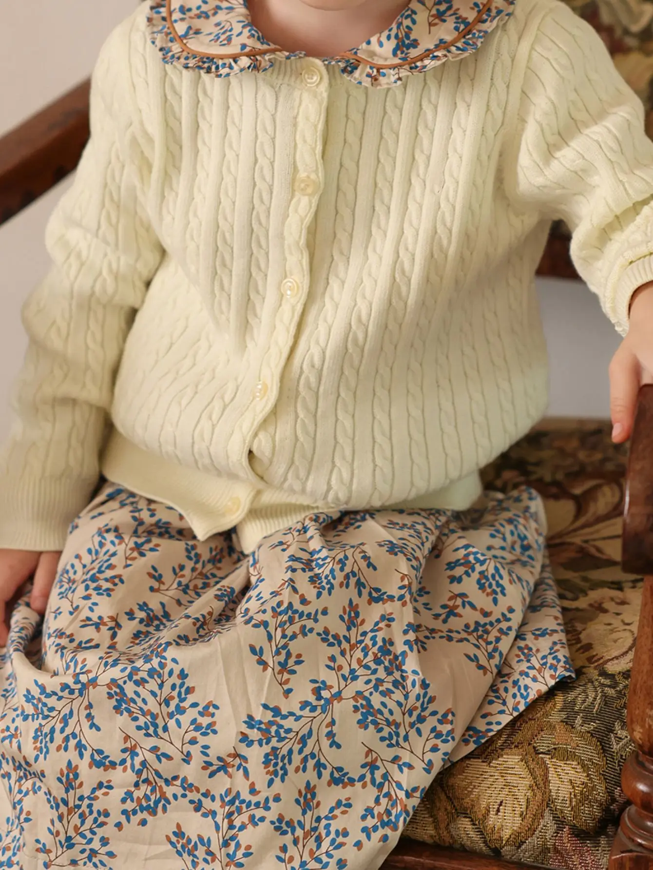 MY4030 Maglione per ragazze 2025 Autunno Nuovo Cardigan twist Maglione di lana per bambini Inverno Stile spagnolo Versatile Top Bambini 5