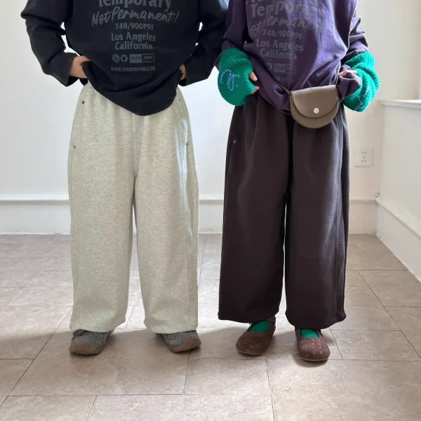 Pantaloni dritti per ragazzi coreani autunnali per bambini in cotone solido per bambini ragazzi pantaloni a gamba larga pantaloni casual in vita elastica per ragazzini 1
