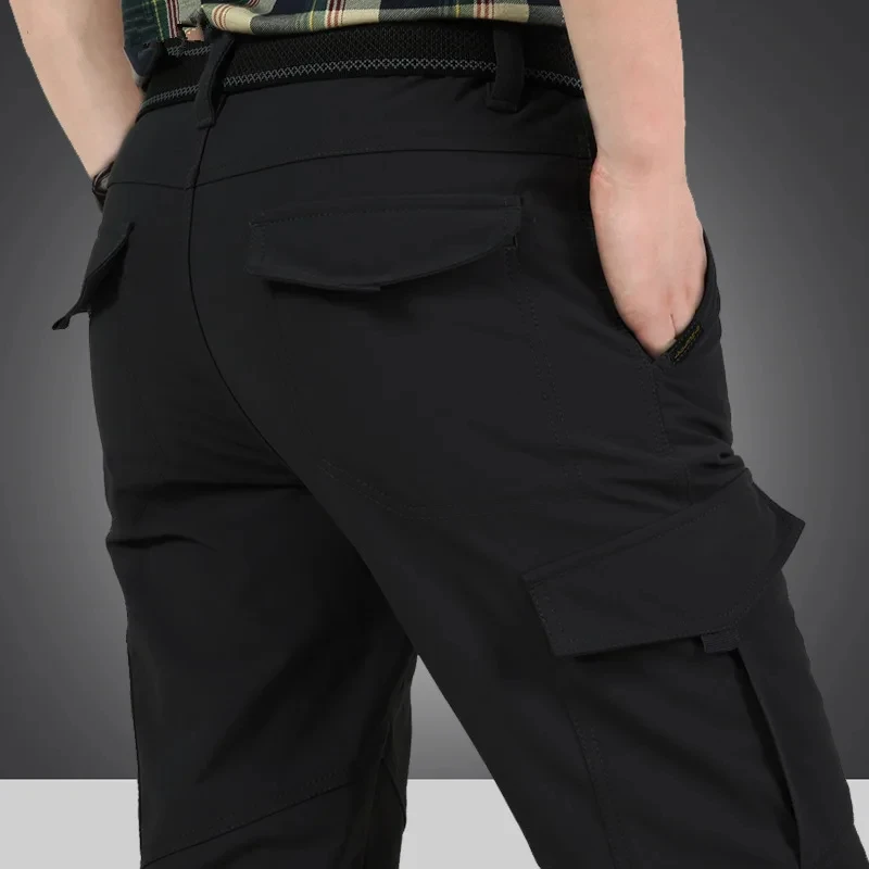 Pantaloni spessi invernali da uomo Salopette in cashmere in pile doppio strato Pantaloni mimetici maschili di alta qualità Pantaloni cargo casual caldi 2