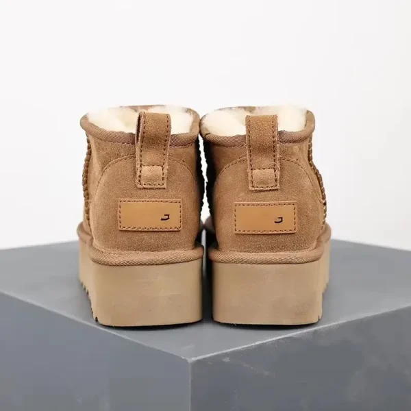 2024 Uggs invernali-Nuovi stivali da neve da donna Casual corti in peluche caldi stivali a metà polpaccio stivali piatti in pelle scamosciata da donna senza scatola 4