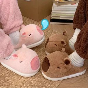 Coppia di simpatiche pantofole di design Kapybara da donna invernali casual con tacco morbido con plateau in pelliccia calde e comode pantofole da casa per interni 1