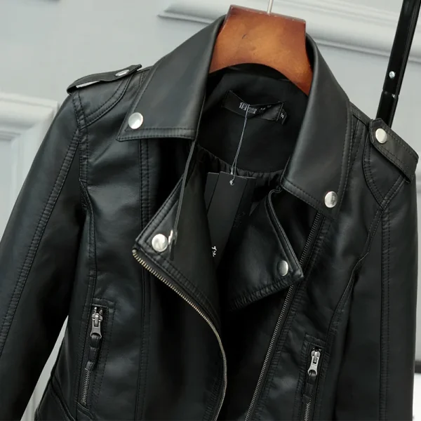 Versione coreana della giacca sottile in pelle PU da donna 2023 Primavera / Autunno Inverno Nuovo cappotto corto in pelle da motociclista 2
