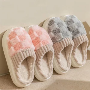 Coppia di moda Scivoli invernali Pantofole morbide scozzesi calde Infradito con suola morbida per donne e uomini Scarpe in cotone antiscivolo per interni domestici 1