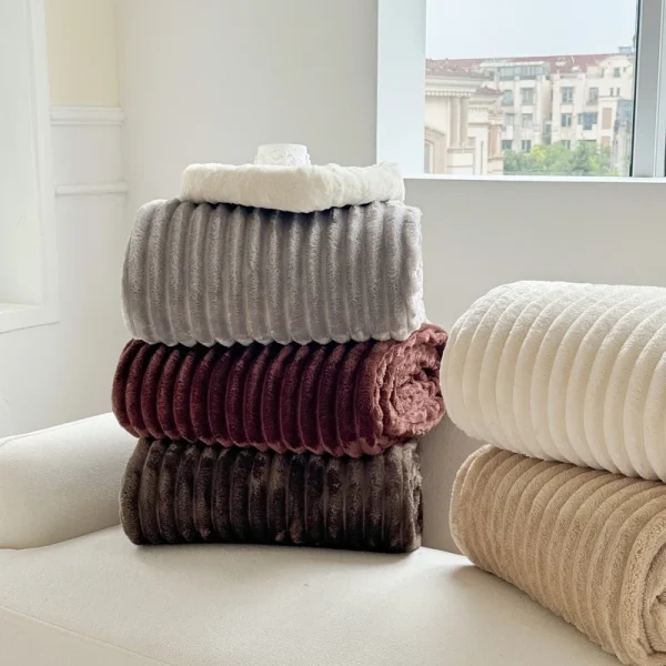 Caldo abbraccio: coperta di flanella a righe in peluche-Super morbida, più spessa per un Comfort accogliente, tocco elegante al tuo spazio abitativo 3