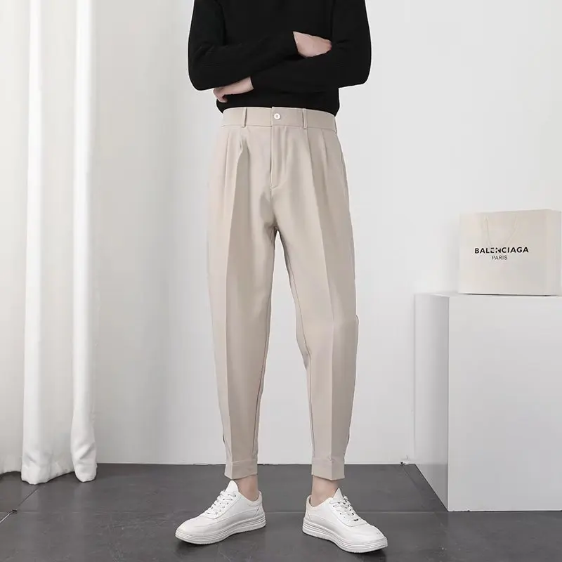 Pantaloni casual da uomo alla moda Vita elastica Piedi piccoli Pantaloni blazer maschili affusolati pieghettati stile coreano slim Pantaloni streetwear 3