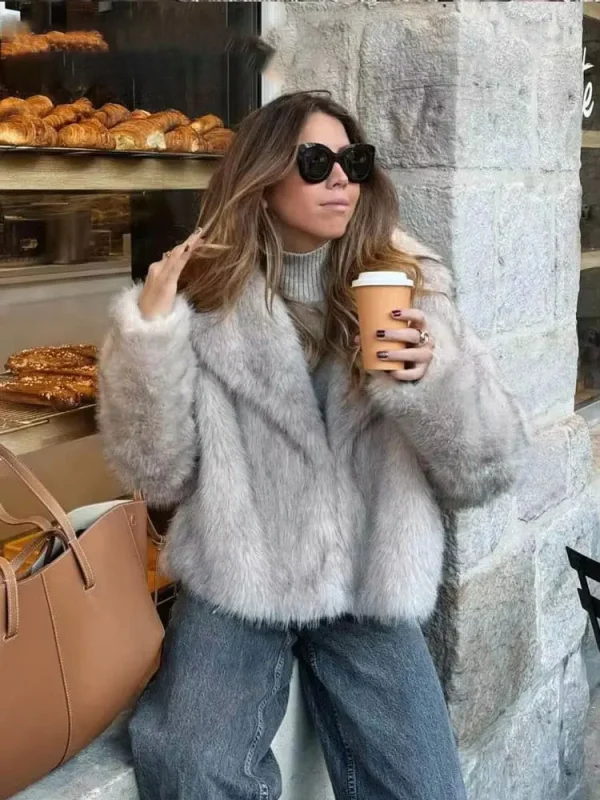 HH Cappotto elegante da donna in pelliccia sintetica Giacca calda e soffice a maniche lunghe con risvolto Autunno Inverno Moda High Street Lady Capispalla 1