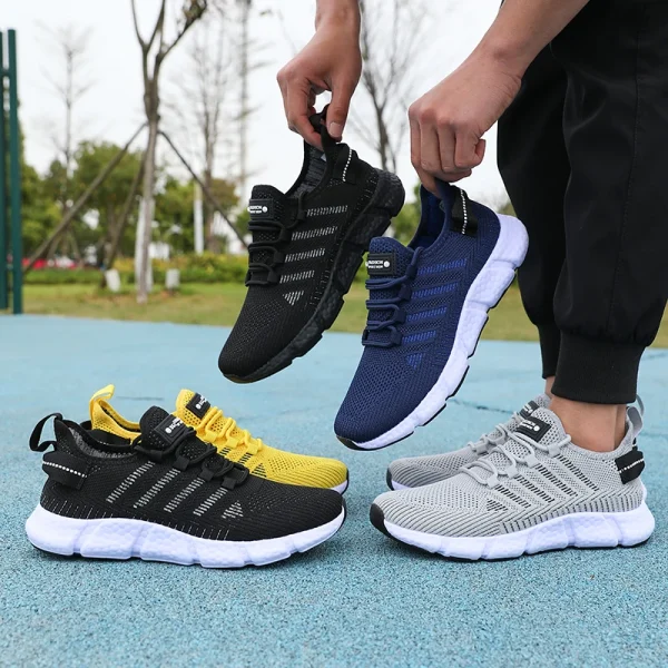 Nuove scarpe da corsa estive con suola morbida da uomo scarpe casual traspiranti in mesh comode scarpe da ginnastica all'aperto versatili alla moda 2