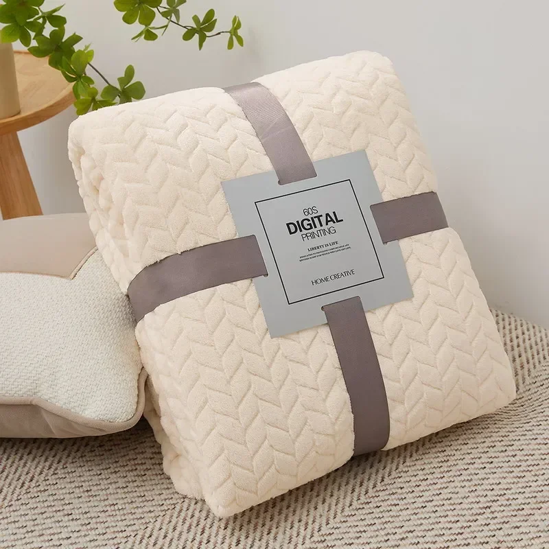 Soffice coperta in velluto corallo, peluche di flanella, comoda coperta morbida per divano, addensata e calda, per camera con aria condizionata, di lusso 2