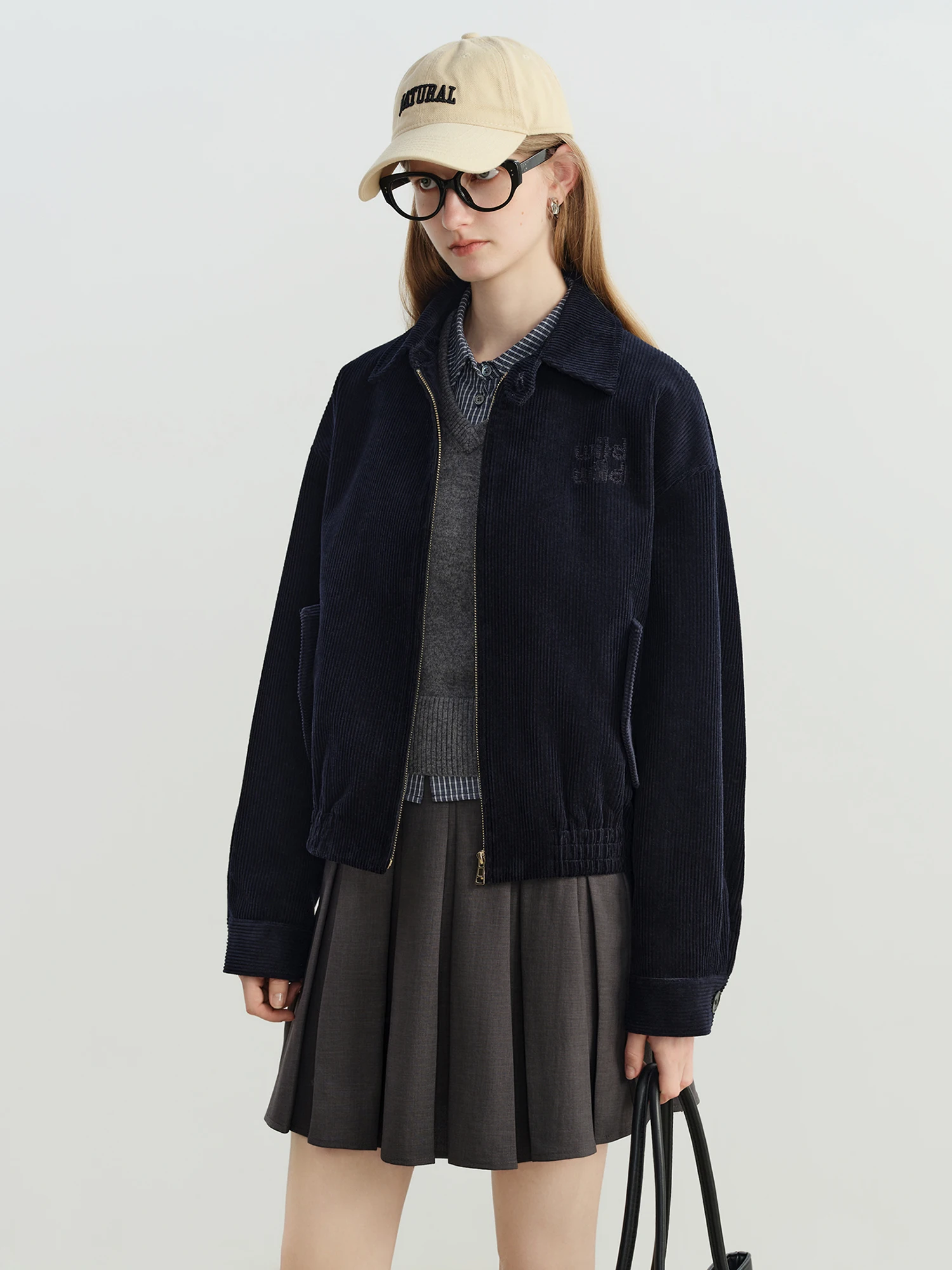 ZIQIAO Petite Giacca in velluto a coste collegiale ispirata al Miu retrò con colletto piccolo e risvolto 2025 Autunno Inverno Nuova collezione Giacche 2