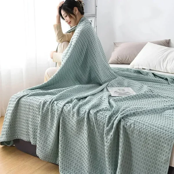 2024 Estate Waffle Plaid Coperta da letto in cotone Coperta da tiro Trapunta sottile Copriletto lavorato a maglia Home Hotel Coperte Verde Rosa Coperte da tiro 4