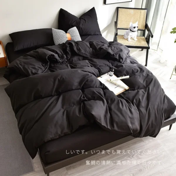 Set di quattro pezzi di lenzuola per dormitorio, copripiumini, copripiumini spazzolati fronte-retro su un letto in cotone, lavati con acqua 2