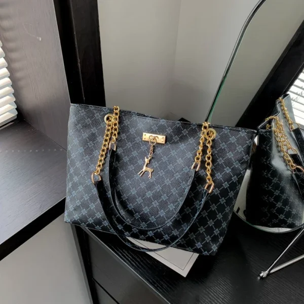 Nuova borsa per presbiopia con texture in morbida pelle, borsa da donna di grande capacità con accessori pendenti, borsa a tracolla 2
