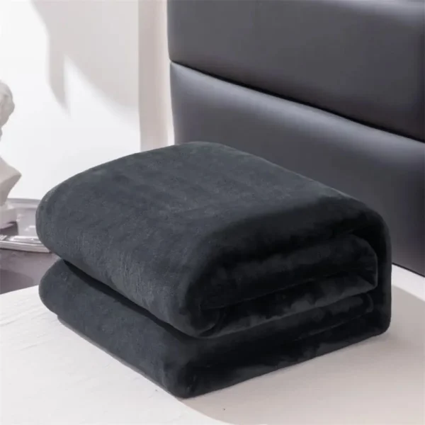 Coperta scialle al ginocchio per pisolino da ufficio in flanella tinta unita Regalo di Capodanno cinese Trapunta estiva confortevole in velluto corallo per aria condizionata 5