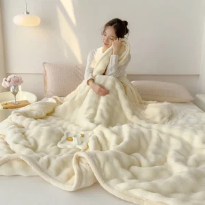 Coperta di coniglio moderna, leggera e lussuosa in tinta unita, ginocchiere calde invernali spesse su entrambi i lati, adatte per la camera da letto 1