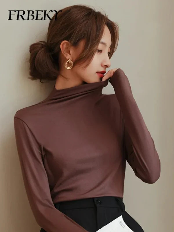 Camicia autunno collo semi-alto che tocca il fondo T-shirt interna a maniche lunghe moda Top maglione da donna maglieria elegante moda coreana 2