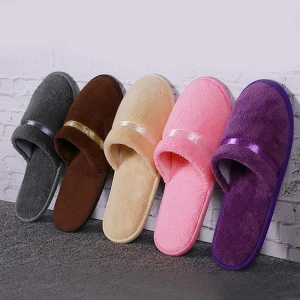 1 paio di pantofole per uomo donna pantofole in pile corallo pantofole per Hotel antiscivolo traspirante morbido accessori invernali scarpe da interno 1