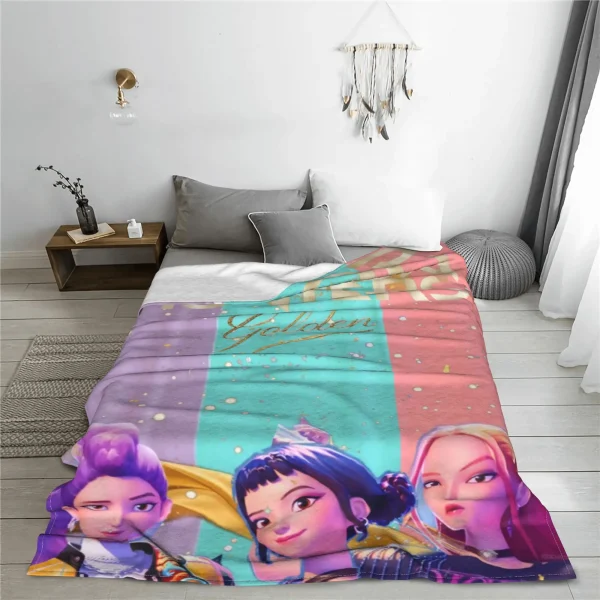 kpop Demon Hunters Huntrix Coperta dorata Coperta in peluche con grafica calda per ragazze Ragazzi Soggiorno Copriletto in flanella 3