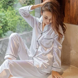 Indumenti da notte da donna Pigiama semplice in raso Set Bottoni a maniche lunghe Top con risvolto con pantaloni elastici Pigiama da notte 2 pezzi Camicia da notte 1