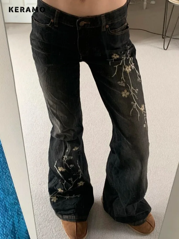 Weekeep Jeans con ricamo floreale Vintage anni 2000 Jeans svasati a vita bassa Donna Retro y2k Pantaloni larghi in denim Pantaloni basic da strada 3