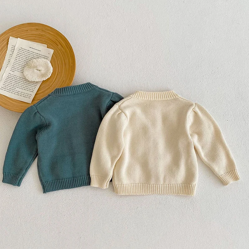 Autunno inverno bambino neonate maglione cappotto tinta unita fiore fatto a mano neonate maglieria Cardigan vestiti per bambini 4