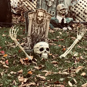 Paletti di scheletro realistici Decorazioni di Halloween Spaventoso scheletro di teschio Osso della mano per giardino Prato Paletto Giardino Cimitero decorazioni per la casa 1