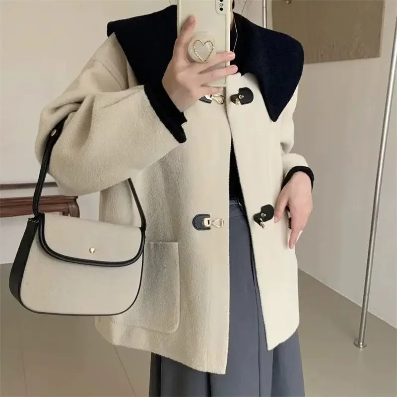 Cappotto di lana con colletto per bambola ispessito taglie forti Donna Autunno Inverno Nuovo design Colletto ribaltabile Taglia corta Capispalla in pelliccia sintetica Casual... 1