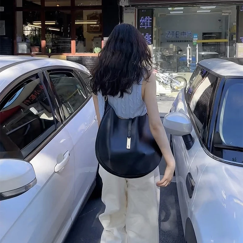 2025 Borsa sotto le ascelle delle nuove donne Borsa da sella in pelle scamosciata con cuciture in pelle PU Borsa tote Borsa monospalla alla moda di grande capacità 4