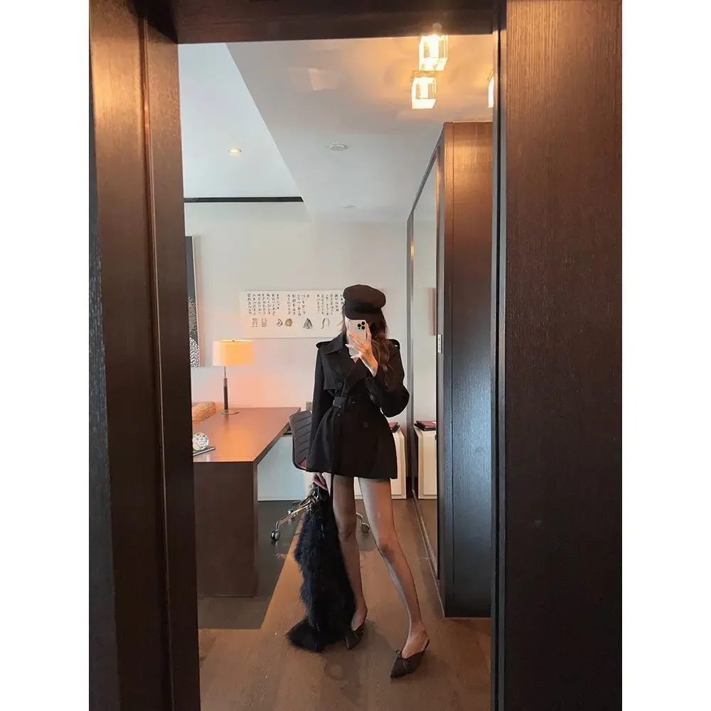 Giacca corta da donna nuova con cintura Stile britannico Moda coreana Colletto rovesciato Capispalla versatile stagione primavera autunno 2