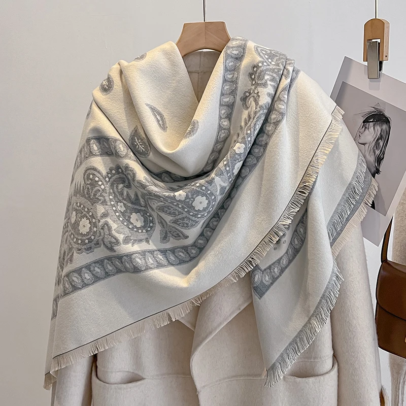 Sciarpa invernale in cashmere da donna di marca di lusso 2025 - Scialle, bandana e poncho con scialle di pashmina con nappe stampate paisley 4