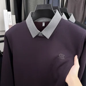 Due maglioni finti da uomo nell'autunno e nell'inverno del 2025 con velluto spesso e maglione lavorato a maglia da uomo con colletto a camicia caldo 1