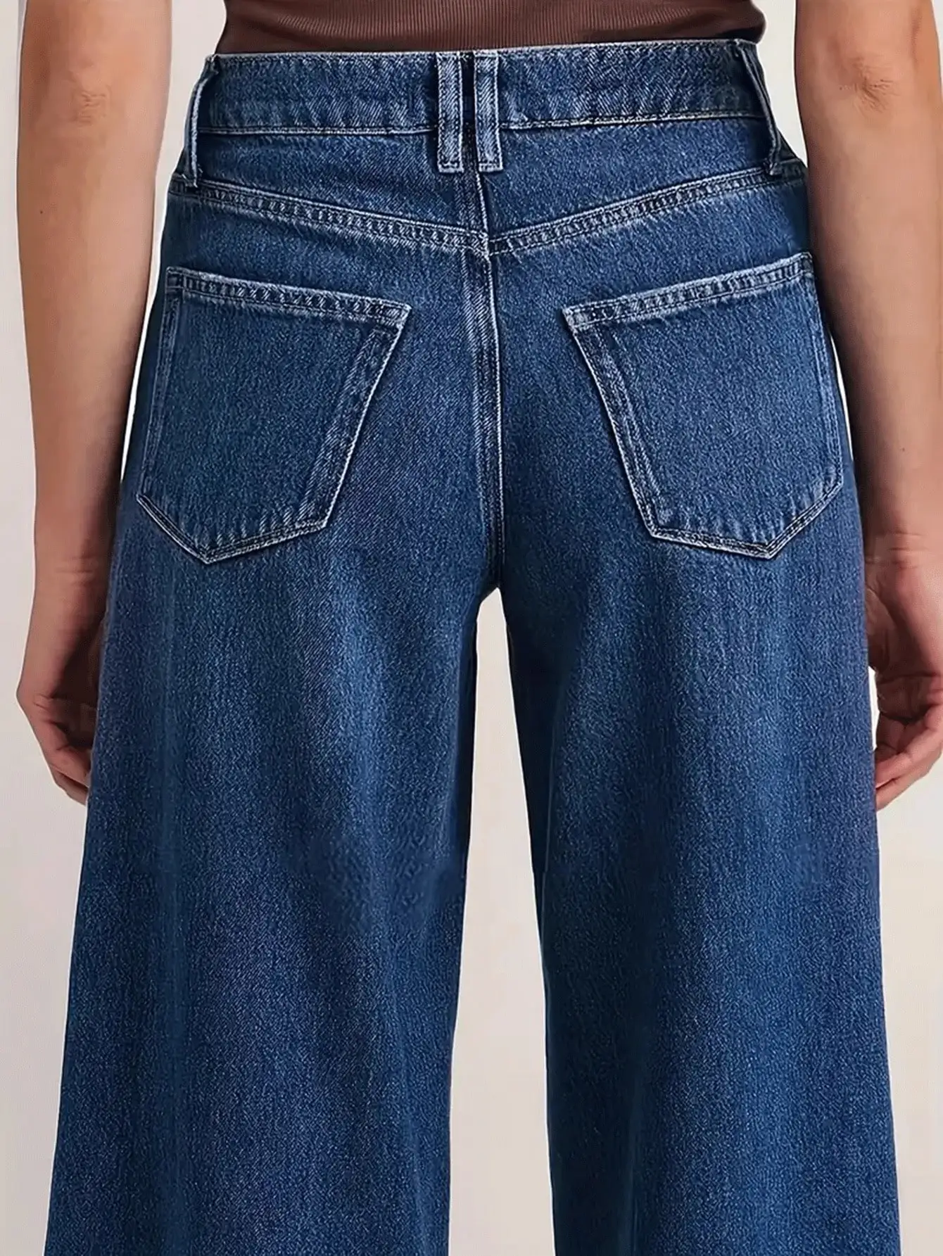 "Jeans da donna a gamba larga blu intenso: pantaloni in denim alla moda per il massimo comfort e la versatilità 5
