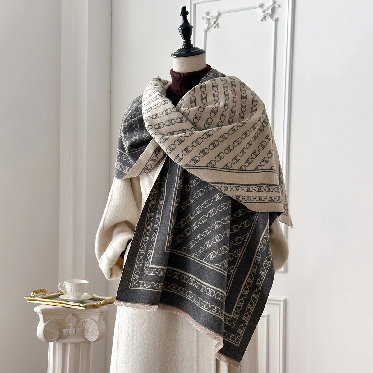 2025 Sciarpa di cashmere calda invernale per donna Stampa a catena Pashmina Scialle avvolgente Fazzoletto da collo Femminile Bufanda Echarpe Design Fascia per capelli 3