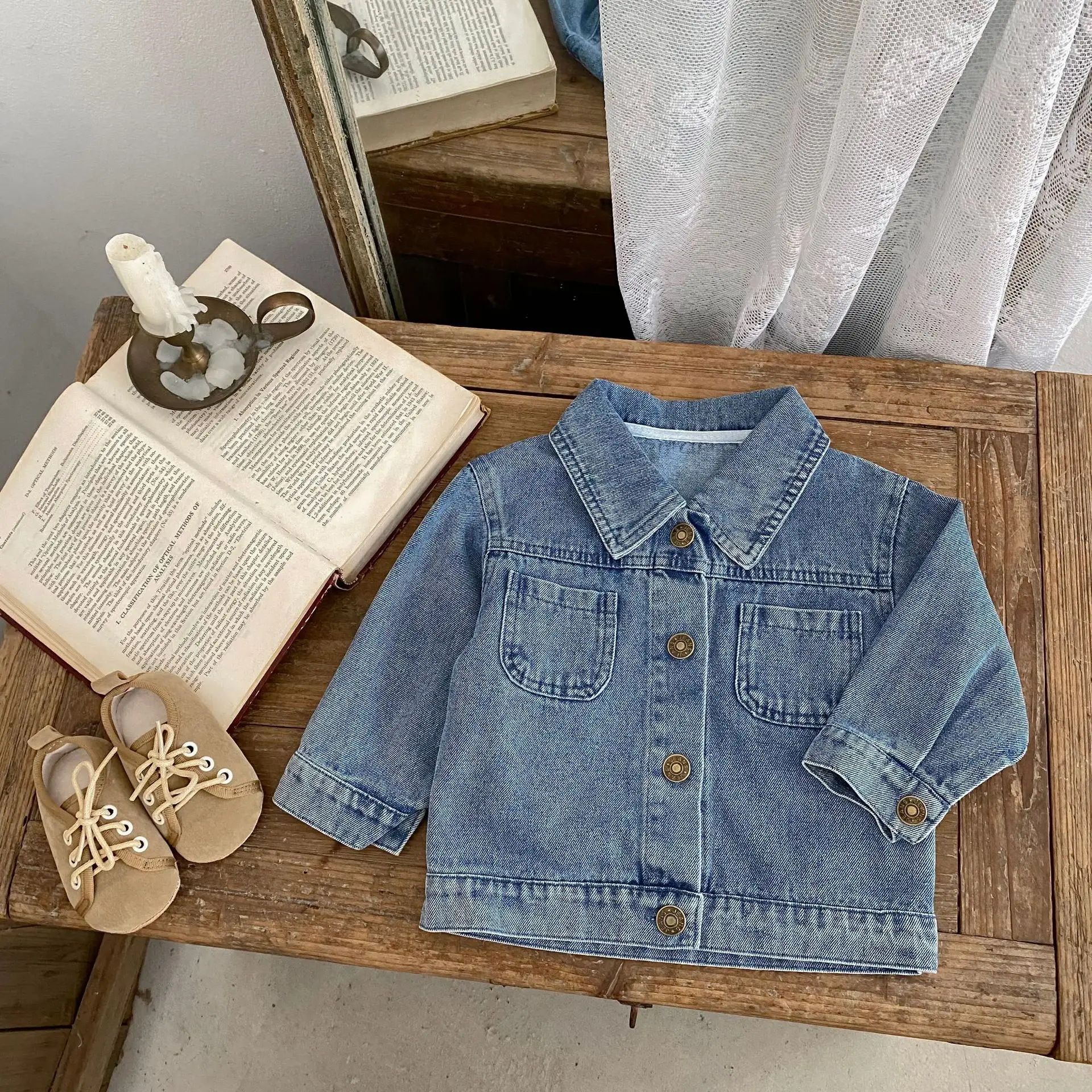 2025 Nuova giacca di jeans autunnale per ragazzi e ragazze, top di jeans casual e alla moda, cardigan con risvolto in denim 2