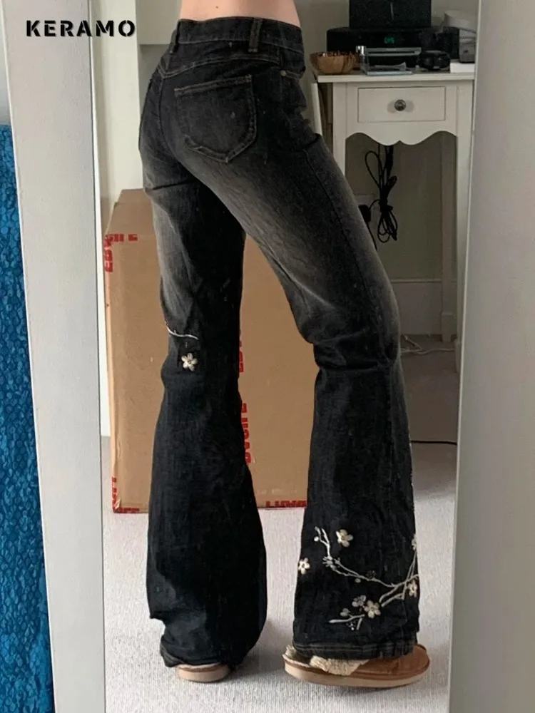 Weekeep Jeans con ricamo floreale Vintage anni 2000 Jeans svasati a vita bassa Donna Retro y2k Pantaloni larghi in denim Pantaloni basic da strada 5