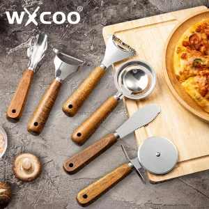 WXCOO Utensili da cucina Manico in legno Coltello da formaggio Taglierina per pizza Pelapatate in acciaio inossidabile Apriscatole Frullino per le uova Utensili da cucina 1