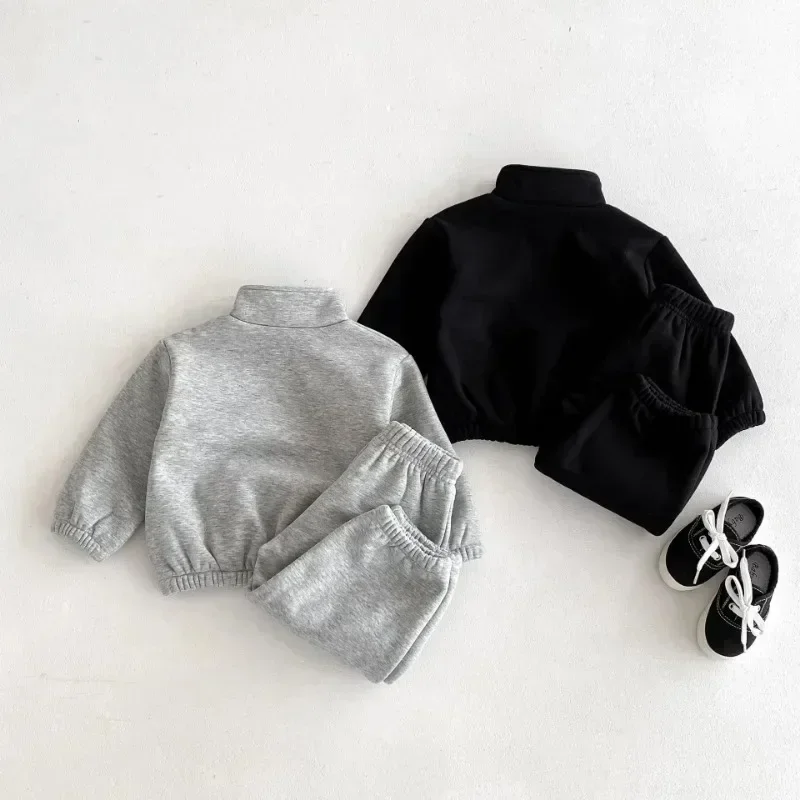 Inverno Baby Boy 2 pezzi Set di vestiti in velluto solido in pile per bambini Mezza cerniera Set gonna in pelliccia + pantaloni da jogging Ragazze Tuta sportiva 3