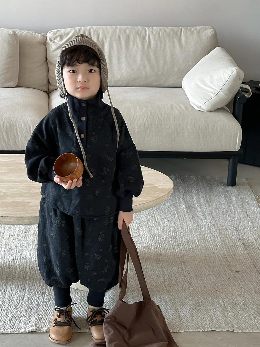 7054 Set di abbigliamento per bambini Abito maglione dolcevita floreale Autunno Inverno 2025 Abito da bambina in due pezzi Maglione + Pantalone 6