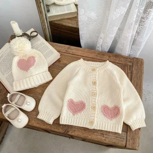2025 Cardigan lavorato a maglia per bambina primavera autunno con cappello Set maglione lavorato a maglia con design a cuore dolce per 0-24 mesi neonato 1