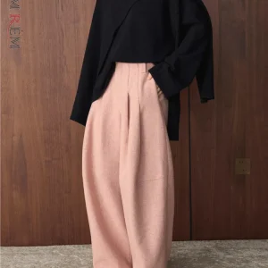 LANMREM 2025 Inverno Nuova moda coreana Pantaloni di lana pieghettati di lana Pantaloni lunghi caldi dimagranti allentati per le donne 1