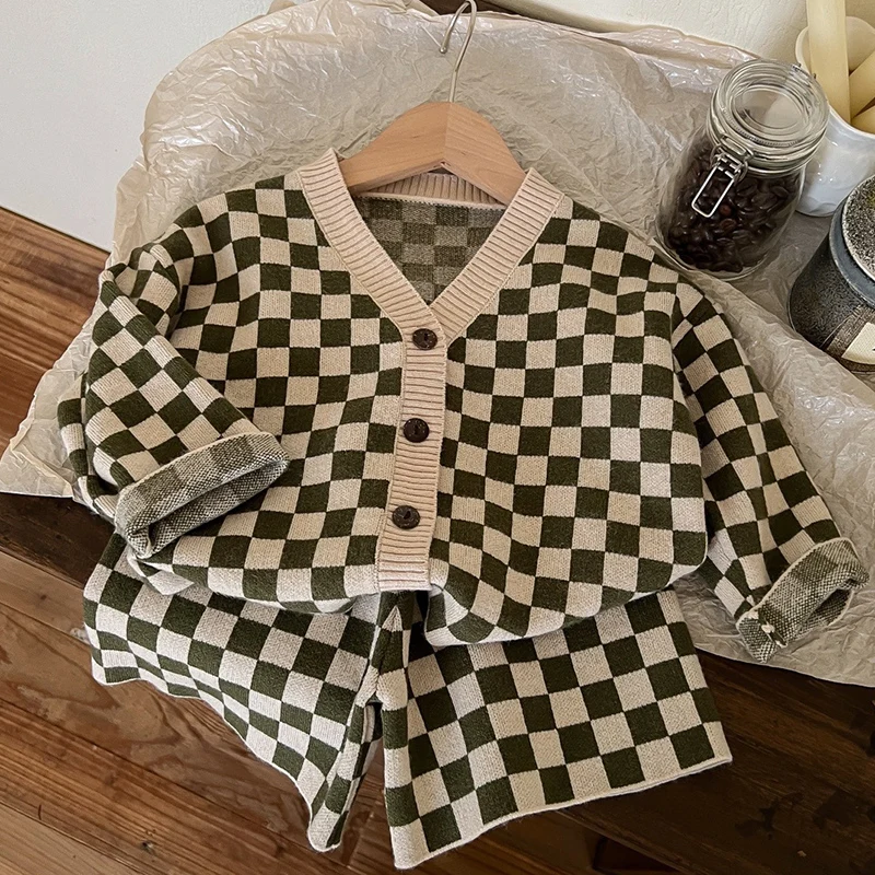 Nuova primavera autunno stile coreano vestiti della neonata vestito a maniche lunghe Plaid Cardigan in maglia cappotto + pantaloncini bambini Set di abbigliamento lavorato a maglia 4