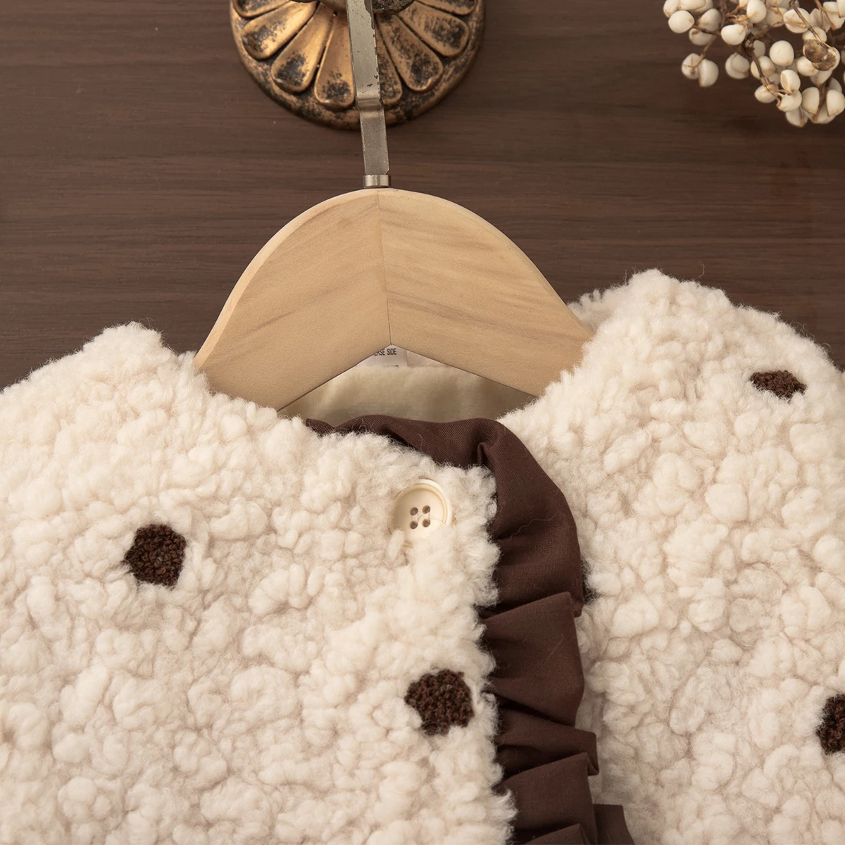 Cappotto per bambina in stile coreano nuovo autunno e inverno, abbigliamento per bambini caldo a pois alla moda per bambini di età compresa tra 0 e 3 anni 5