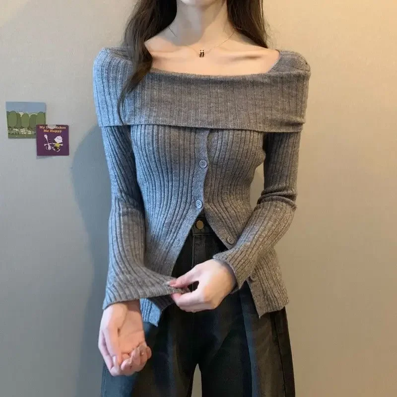 Maglione lavorato a maglia con spacco sulle spalle sexy Camicia base slim fit a maniche lunghe Maglieria autunno inverno Top casual alla moda da donna 2