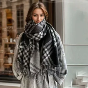2025 Nuova sciarpa in finto cashmere a quadri con nappe Scialle avvolgente invernale da donna, Sciarpa morbida e calda per viaggi in ufficio, multicolore 1